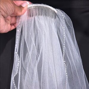 🔵 White Bridal Veil with Pearls & Crystals